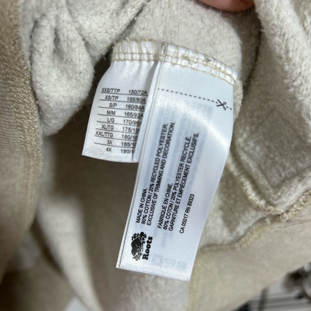 Roots Women’s Beige Crewneck Sweater Size Small - Picture 5 of 7